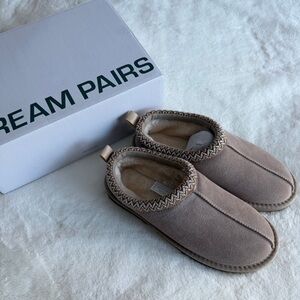 Dream Pairs Fuzzy Slip-On Sand Size 7.5 NEW IN BOX